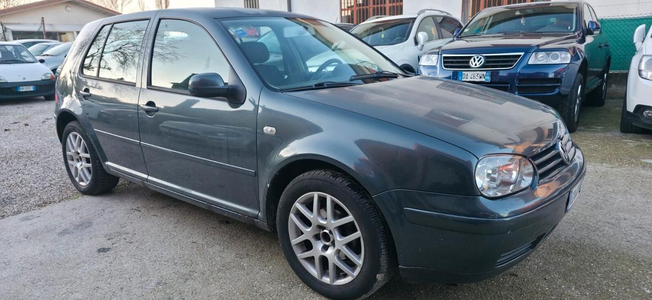 Volkswagen Golf 1.6 16V cat 5 porte Highline neop