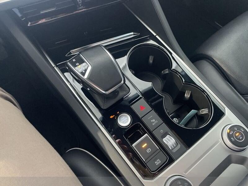 Volkswagen Touareg III 2018 Diesel 3.0 V6 tdi Atmosphere R-Line Exterior Pack