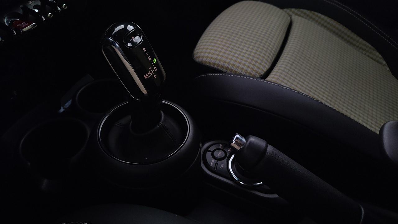 MINI Mini IV F55 2021 5p - Mini 5p 1.5 Cooper Resolute auto