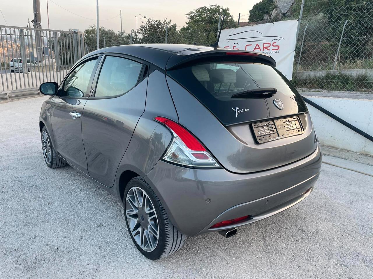 Lancia Ypsilon 1.2 69 CV PLATINUM