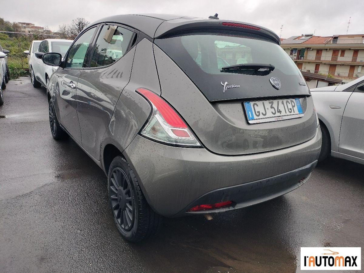 LANCIA - Ypsilon 1.0 firefly hybrid Silver s&s 70cv