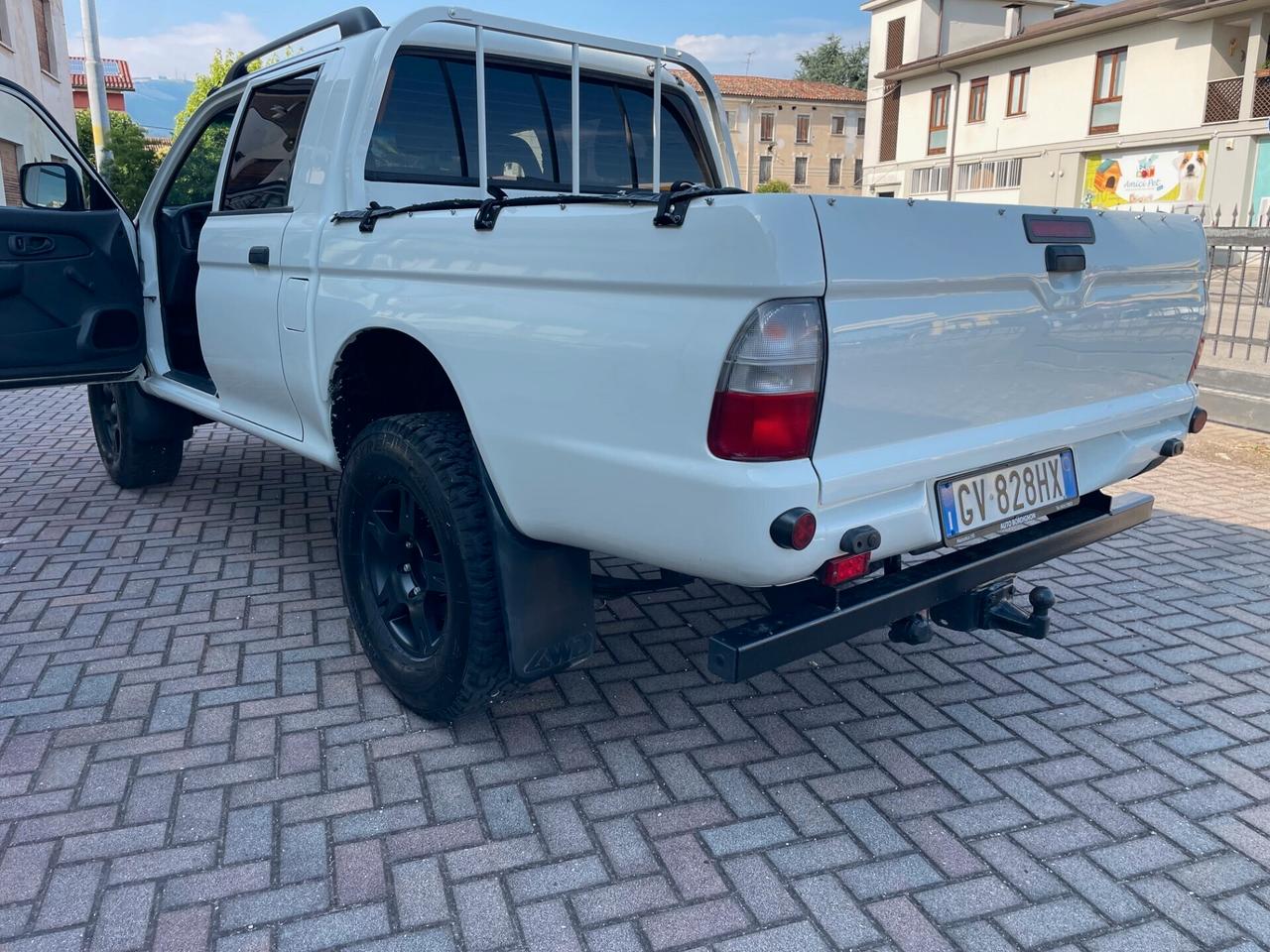 Mitsubishi L200 2.5 TDI 4WD Double Cab Pick-up GL GANCIO TRAINO