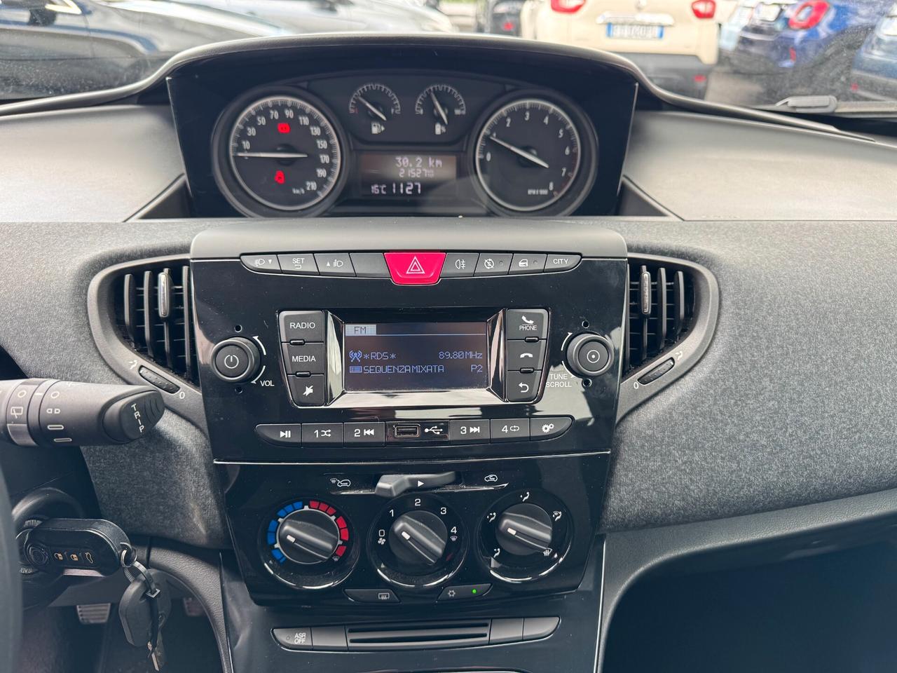 Lancia Ypsilon 1.0 FireFly 5 porte S&S Hybrid UnYca