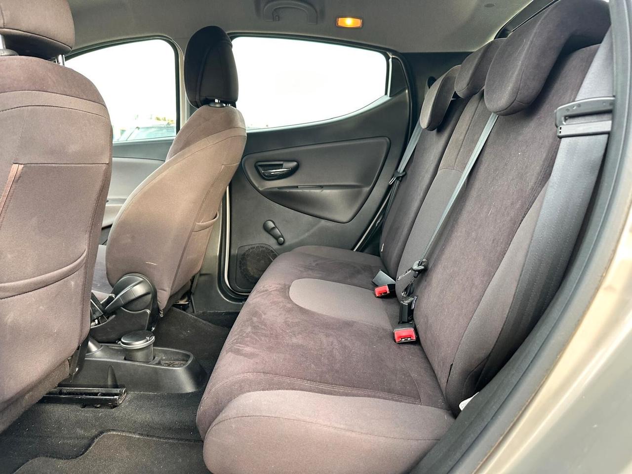 Lancia Ypsilon 1.2 69 CV 5 porte S&S Silver