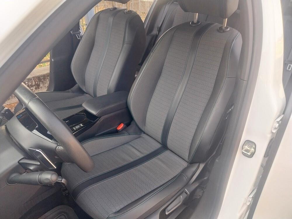 Peugeot 2008 BlueHDi 130 S&S EAT8 GT
