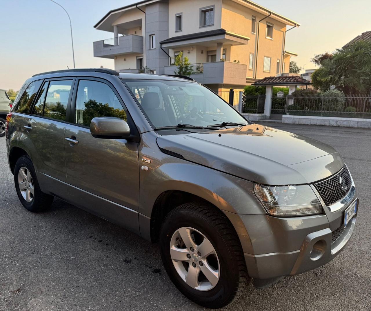 Suzuki Grand Vitara Grand Vitara 1.9 DDiS 5 porte (4x4 e GANCIO DI TRAINO)