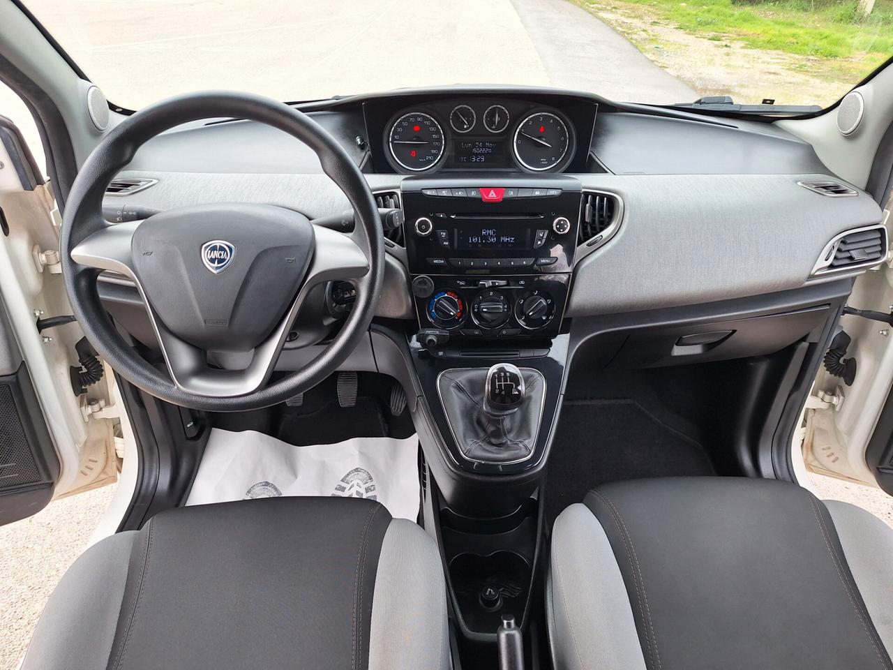 Lancia Ypsilon 1.2 69 CV 5 porte Silver PERFETTA