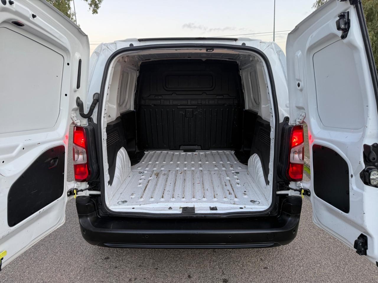 Peugeot Partner BlueHDi 100 S&S PC Furgone Pro