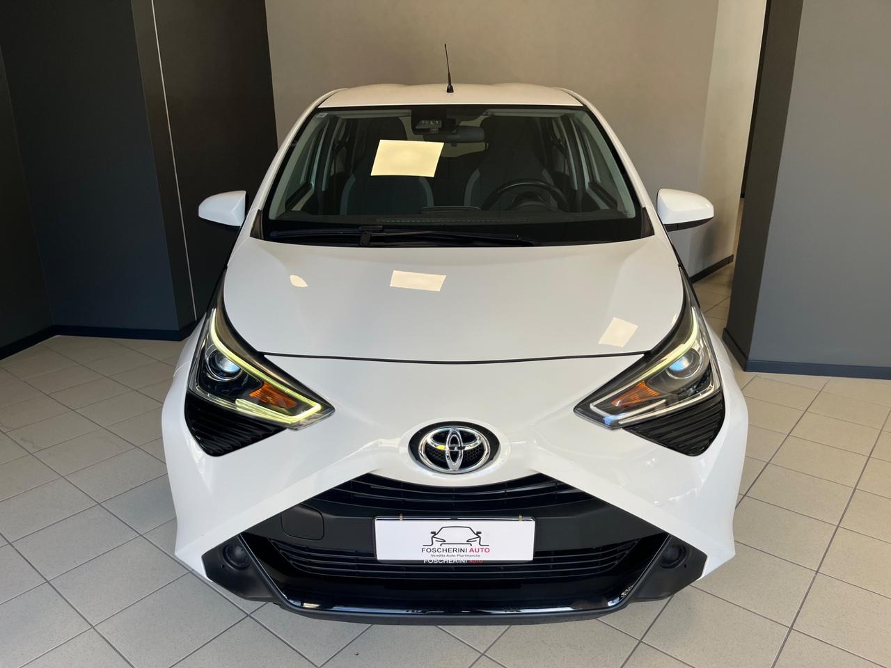 Toyota Aygo Connect 1.0 VVT-i 72 CV x-play