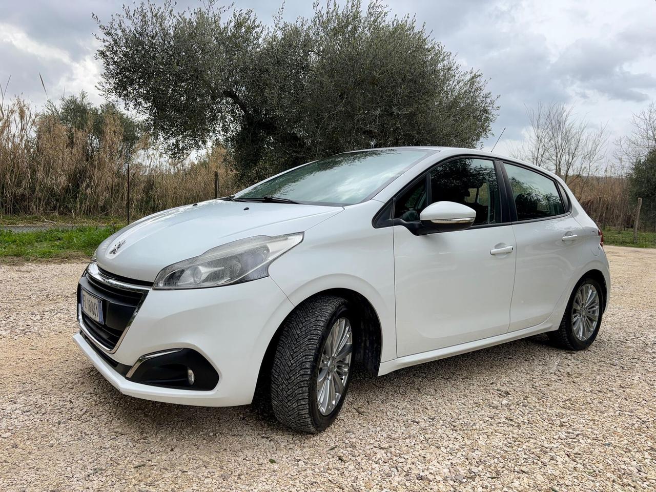 Peugeot 208 PureTech 82 5p. GPL Allure