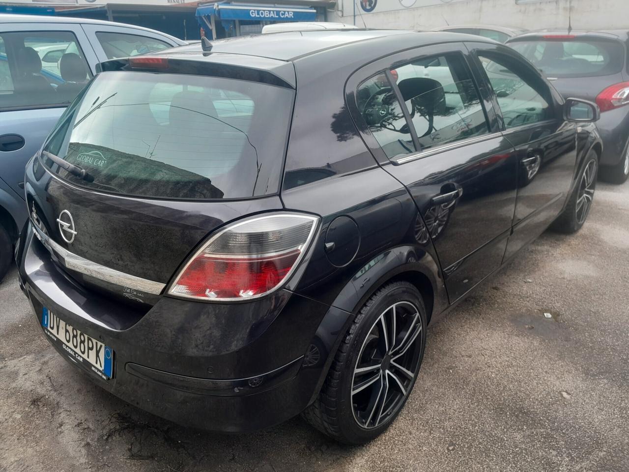 Opel Astra 1.6 GPL 5 porte Cosmo