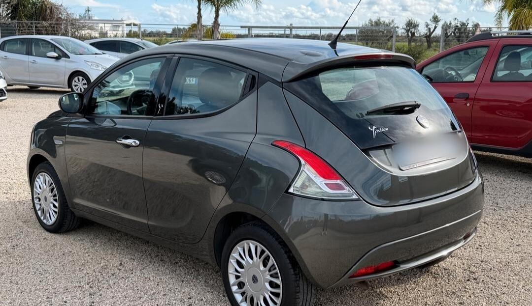 Lancia Ypsilon 1.2 69 CV 5 porte Unyca