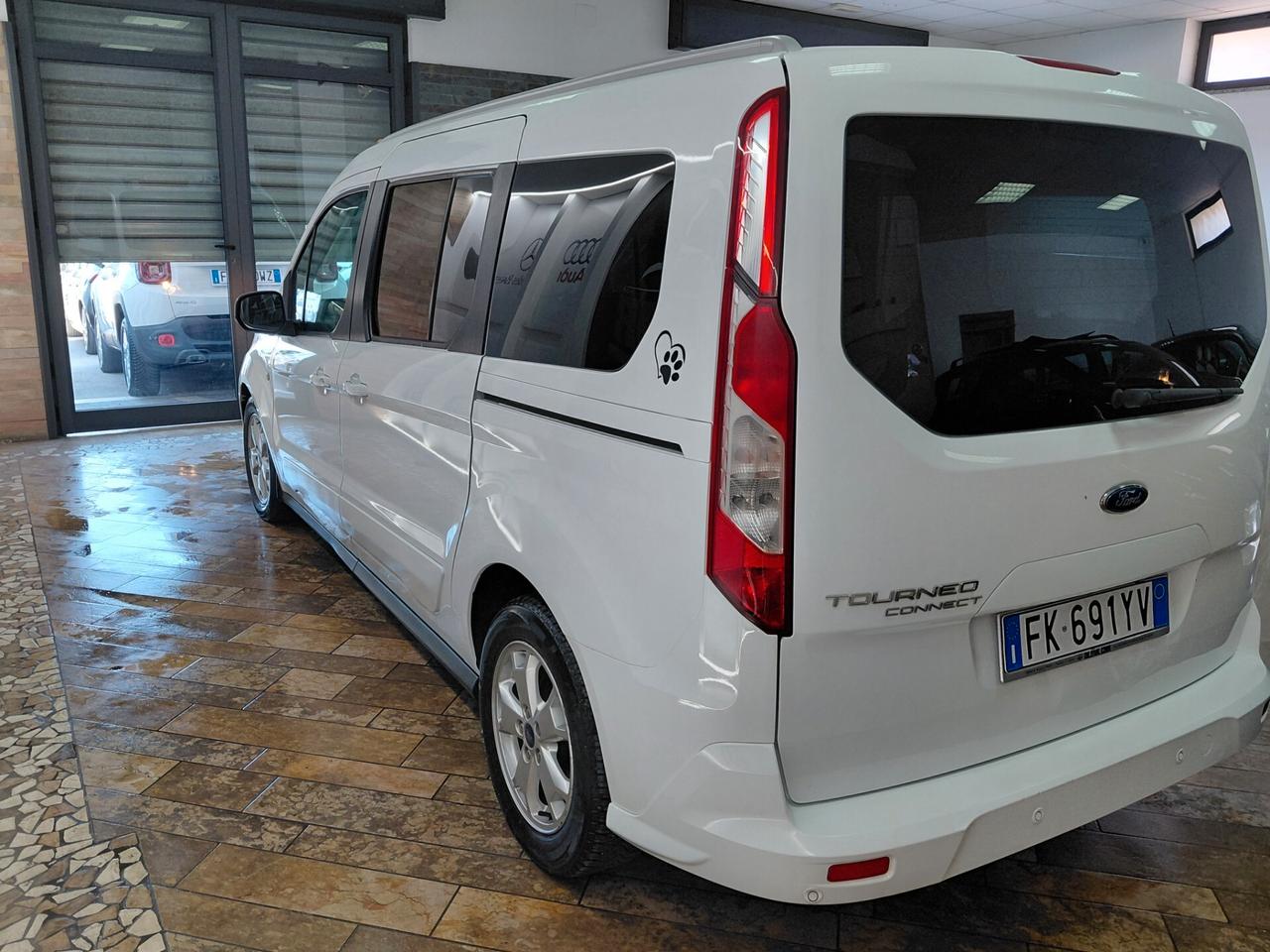 Ford Tourneo Connect 1.5 TDCi 120 CV Powershift Titanium