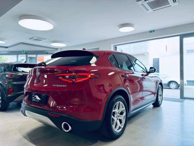 Alfa Romeo Stelvio 2.2 t rwd 160cv auto