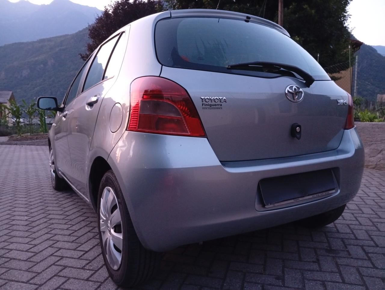 Toyota Yaris 1.0 5 porte AUTOMATICA
