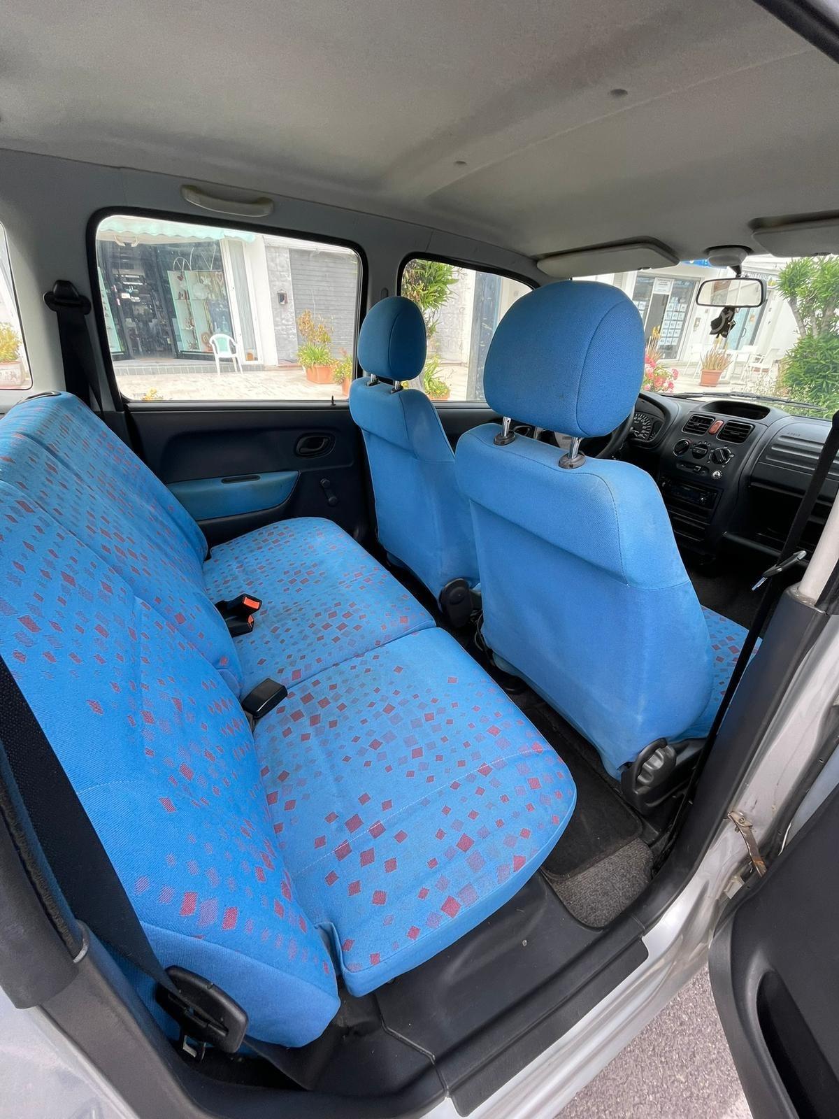 Opel Agila 1.0 benzina neopatentati