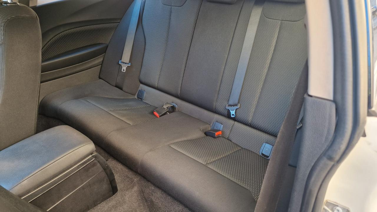 Bmw 118 116d 3p. Efficient Dynamics Sport