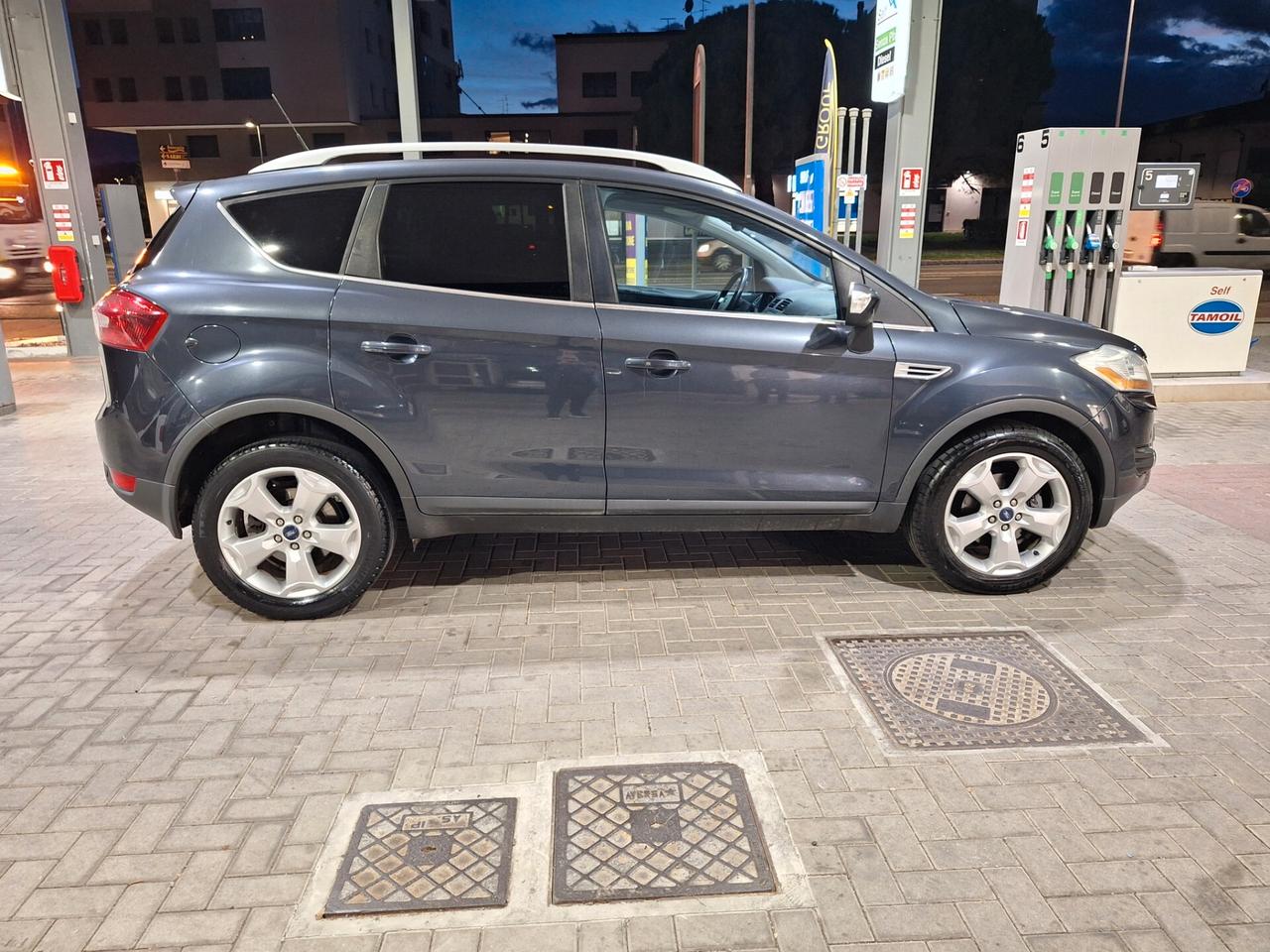 Ford Kuga 2.0 TDCi 136 CV 4X4 Titanium Tetto PELLE TEL CRUIS OTTIMA