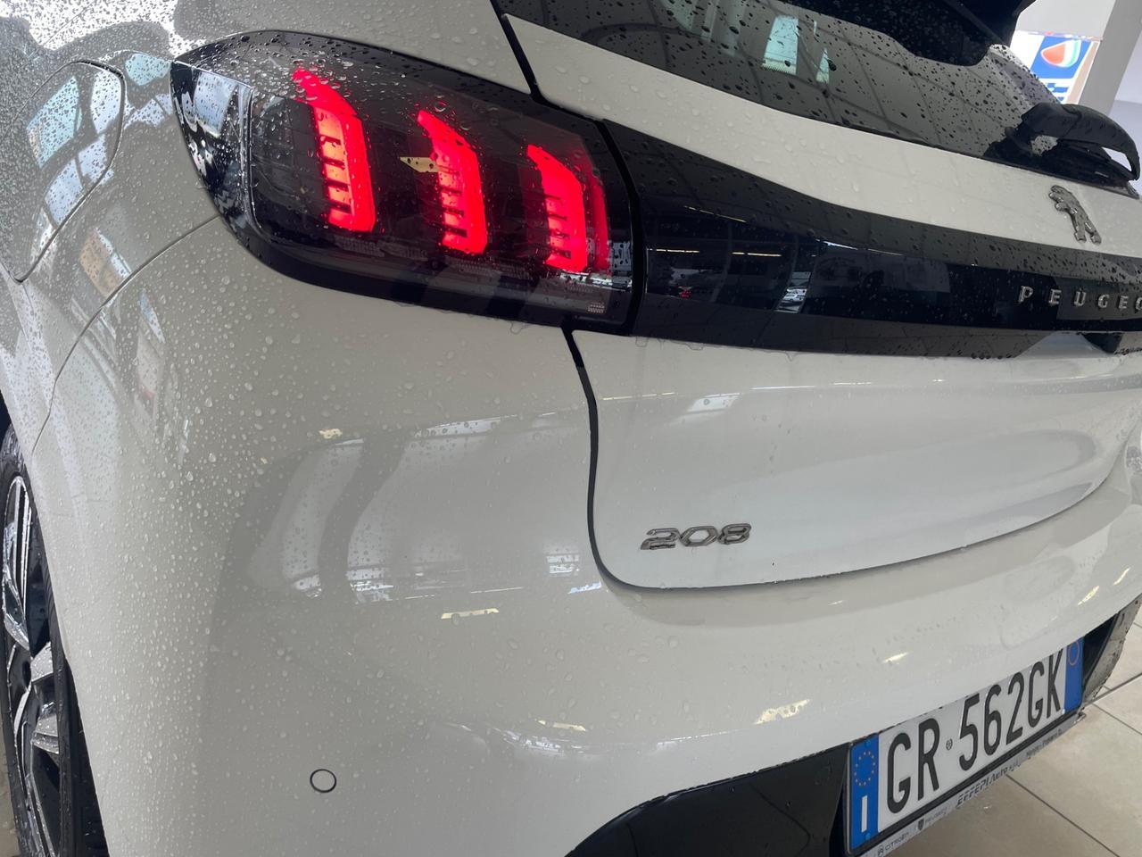 Peugeot 208 PureTech 100 EAT8 5 porte Allure Pack - Nessun vincolo -