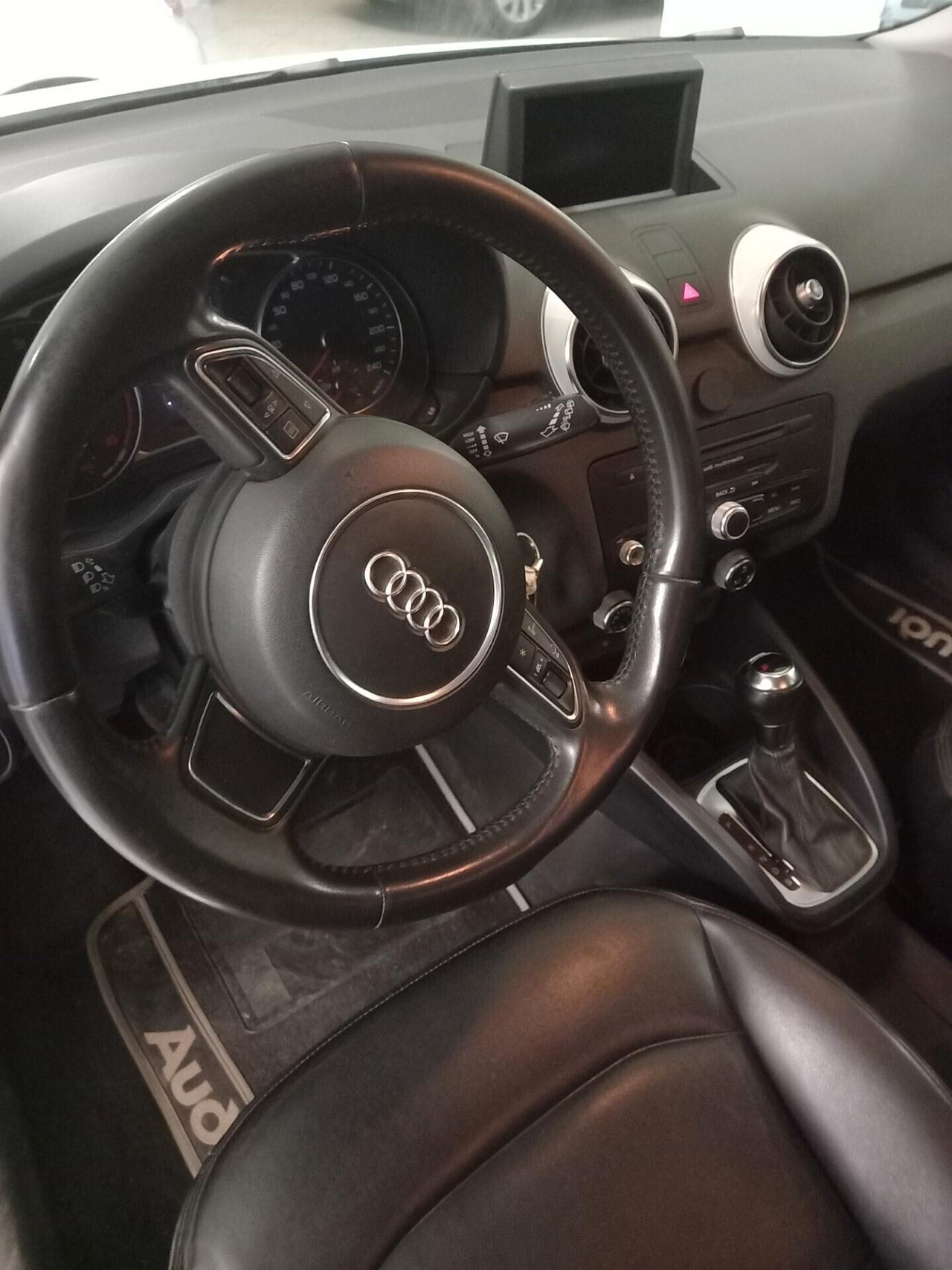 Audi A1 1.6 TDI S tronic Attraction