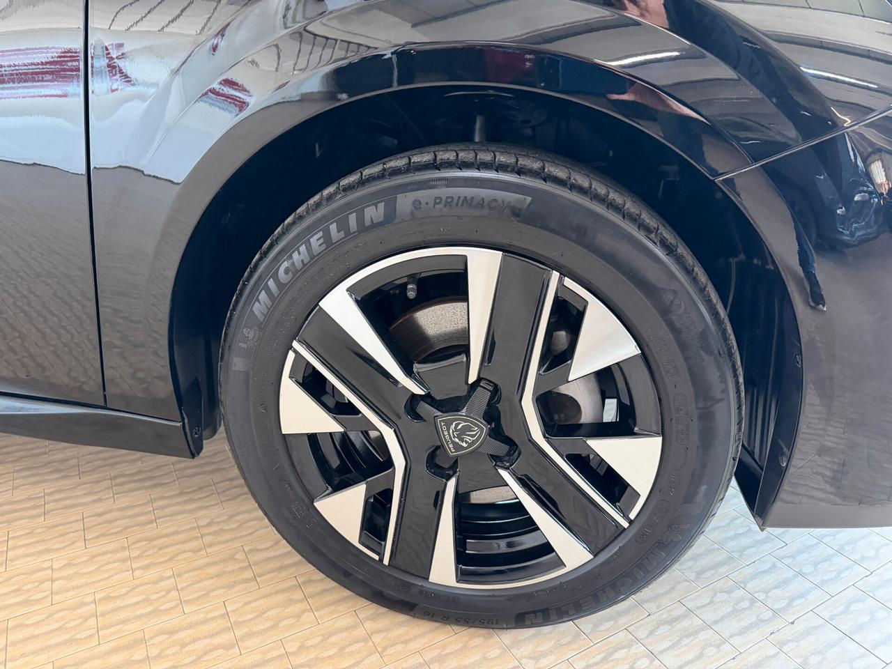 Peugeot 208 Hybrid 145 e-DCS6 Allure Km 15000 2025
