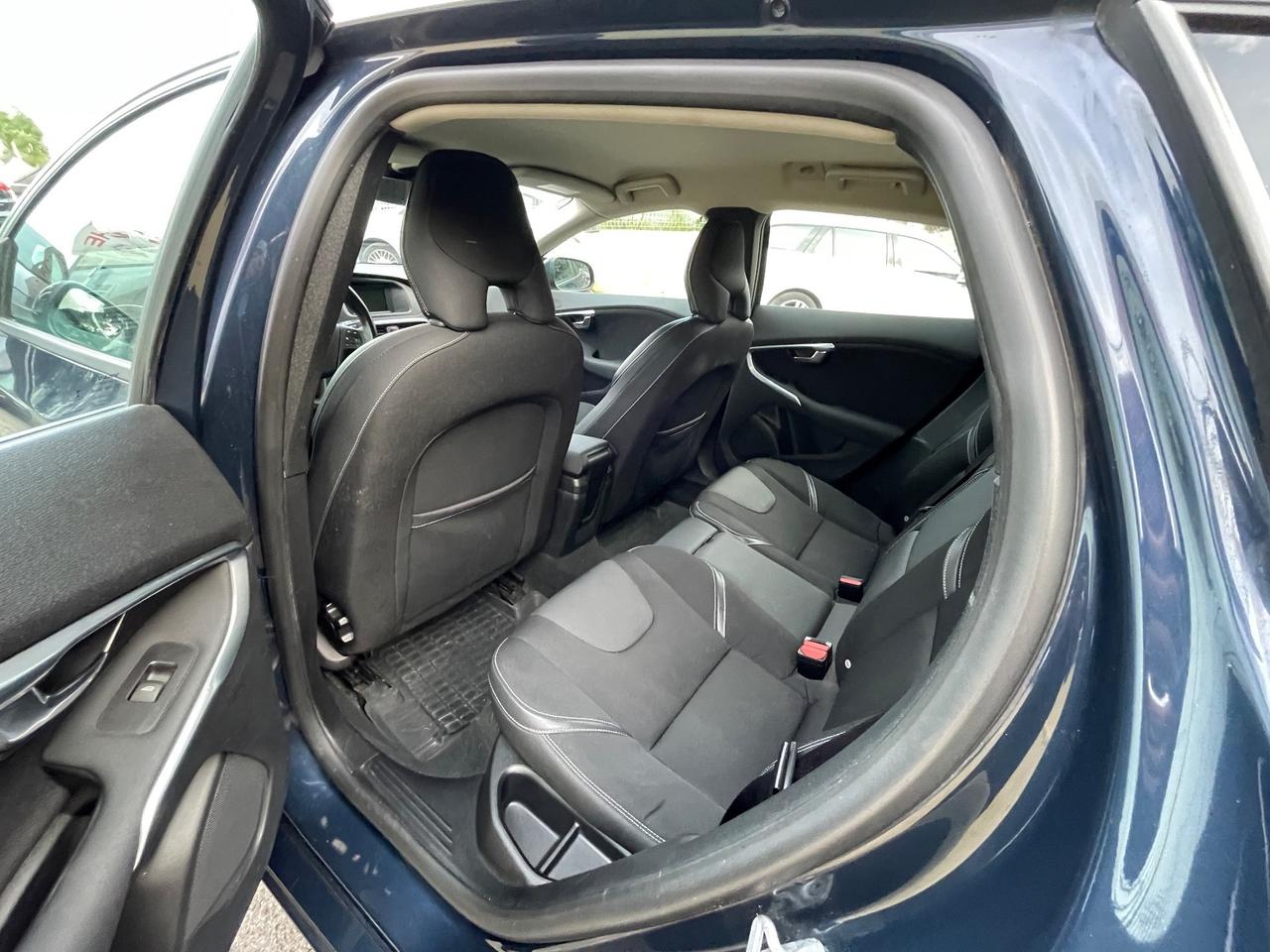 Volvo V40 D3 150cv. finanziabile pronta consegna