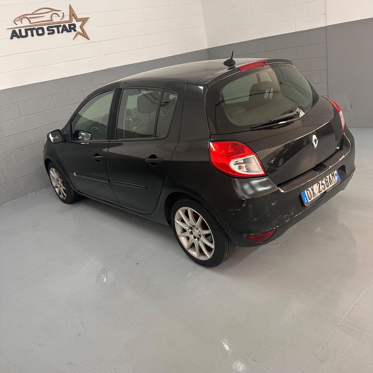Renault Clio 1.2 16V 5 porte Le Iene NEOPATENTATI