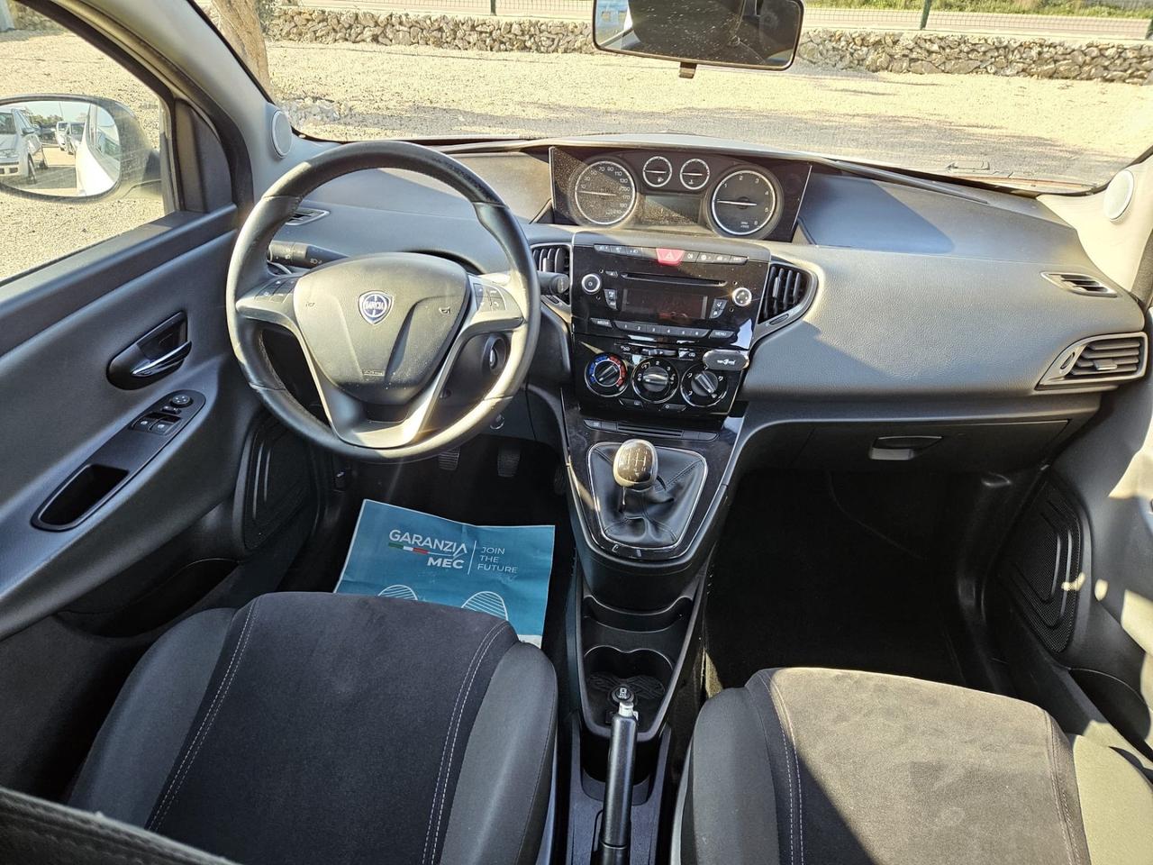 Lancia Ypsilon 1.3 MJT 75 CV neopatentati