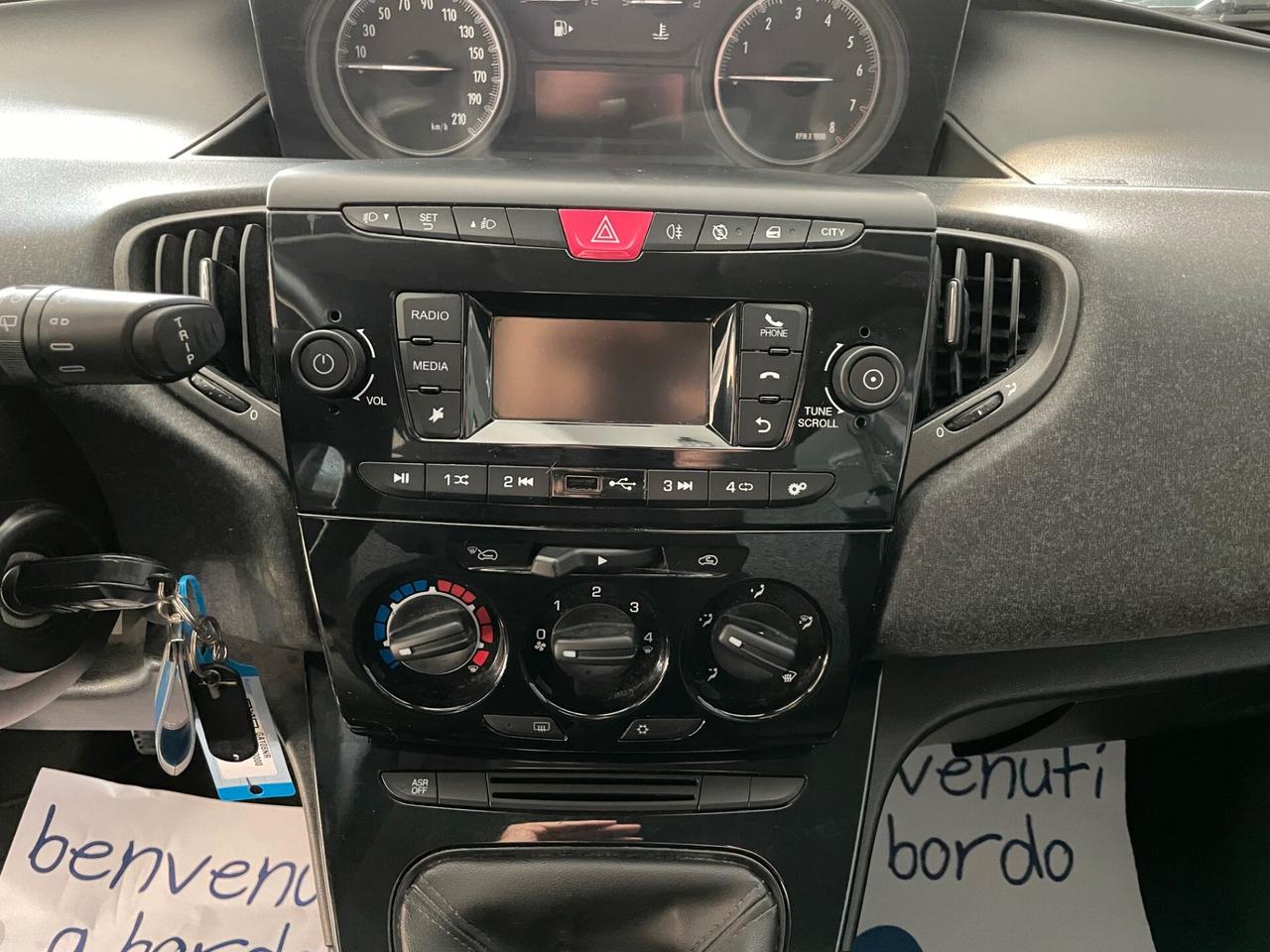 Lancia Ypsilon 1.2 69 CV 5 porte S&S Gold