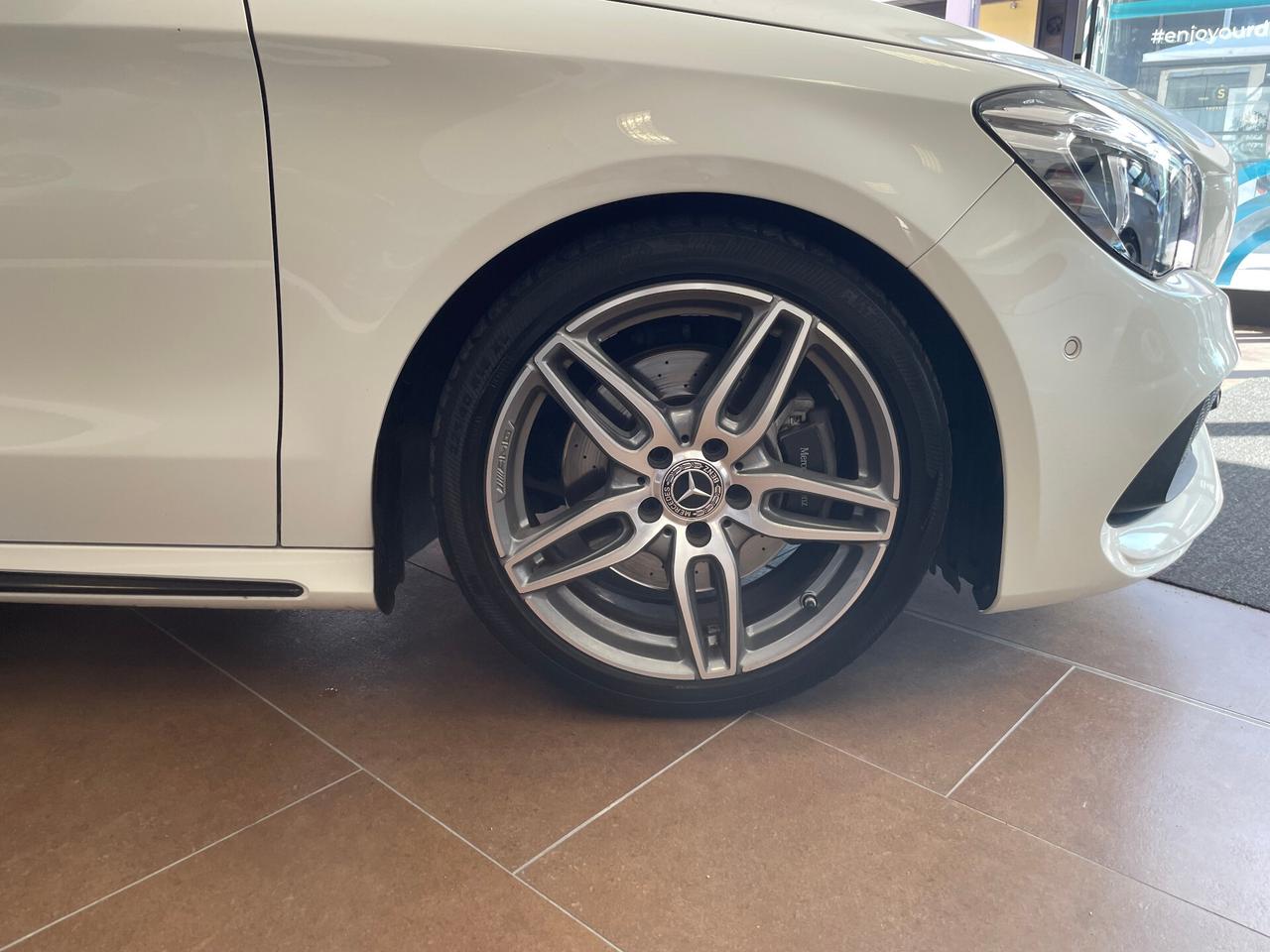 Mercedes-benz CLA 220 Shooting Brake. 4Matic Automatic PremiumAMG
