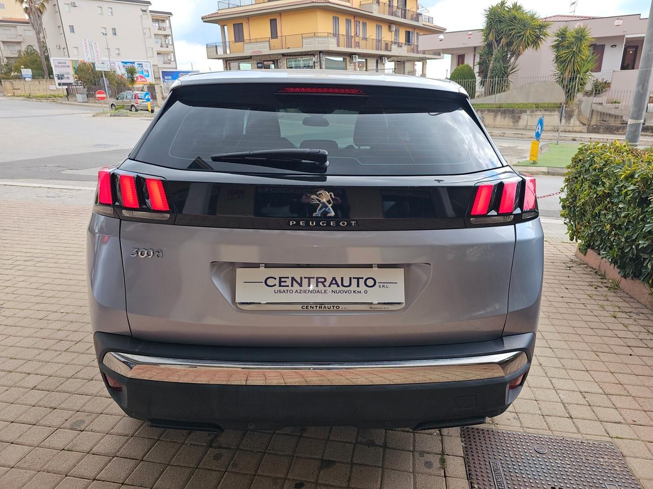 Peugeot 3008 BlueHDi 130 S&S EAT8 Business