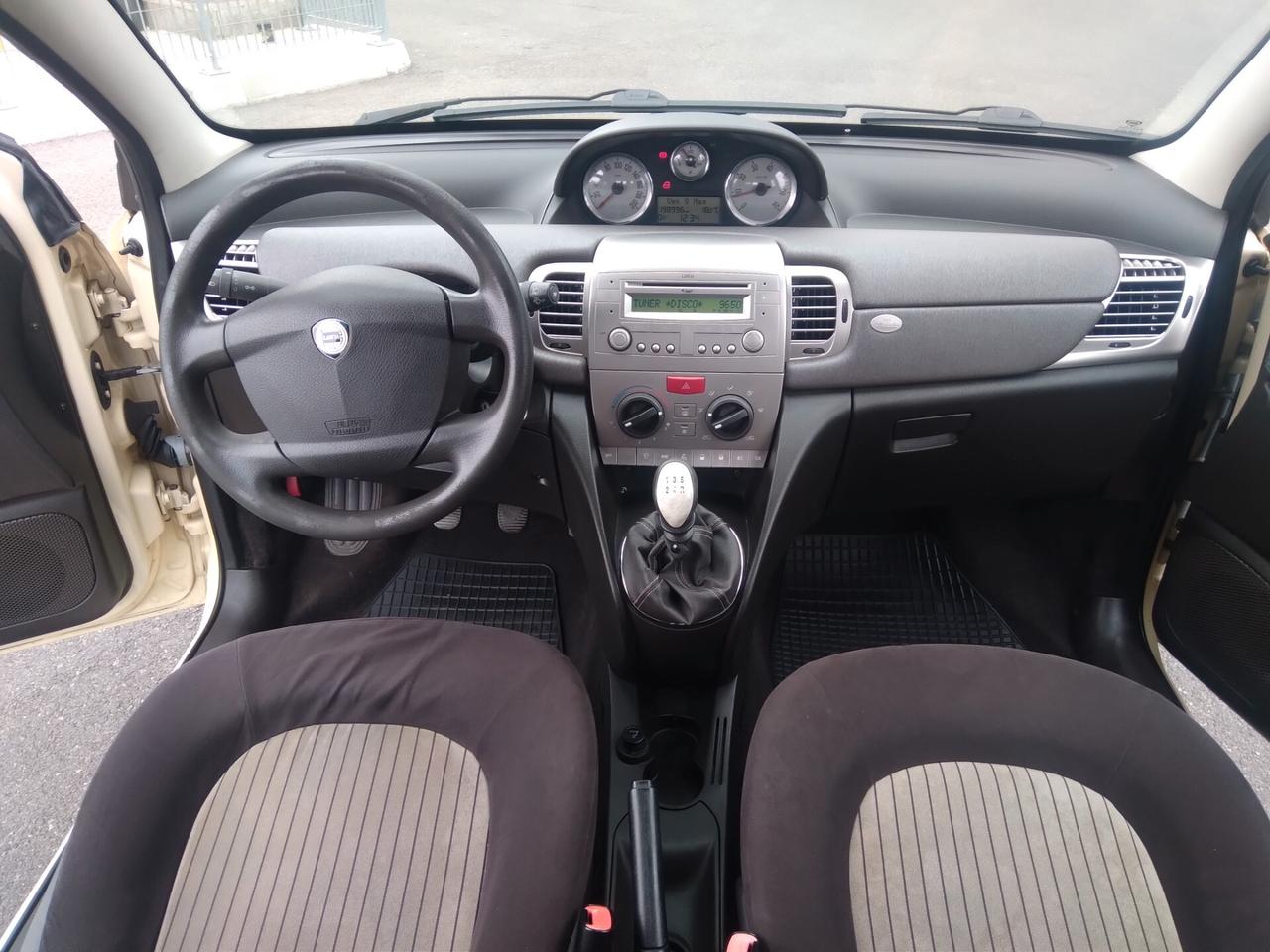 Lancia Ypsilon 1.2 60cv Oro Giallo x neopatentati