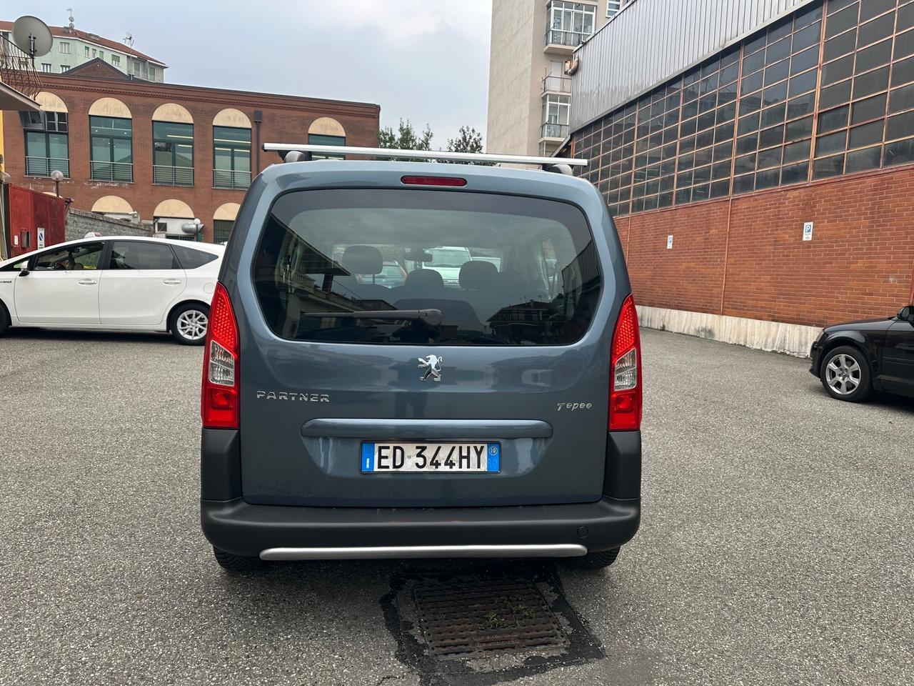 Peugeot Partner 7 posti 1.6 gpl della casa euro 5