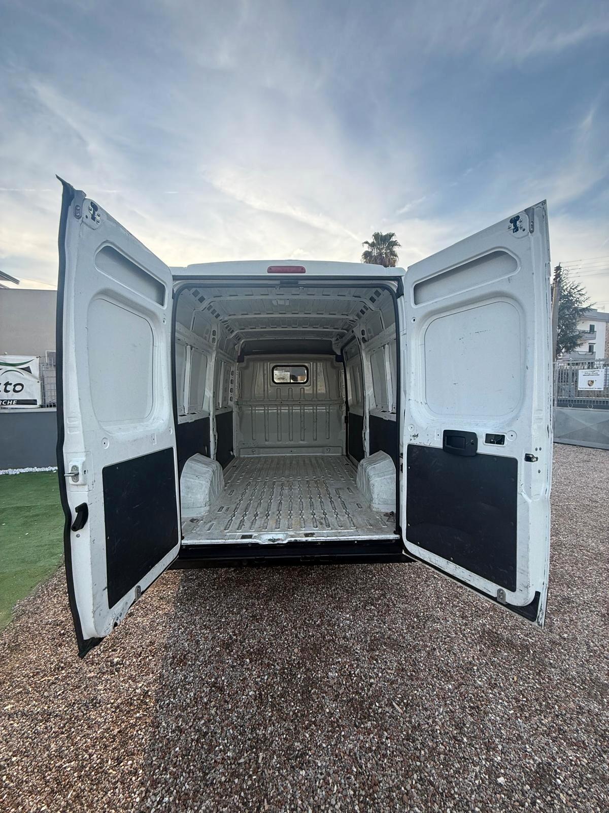 Peugeot Boxer 330 BlueHDi 120 S&S PC-TN Combi Comfort