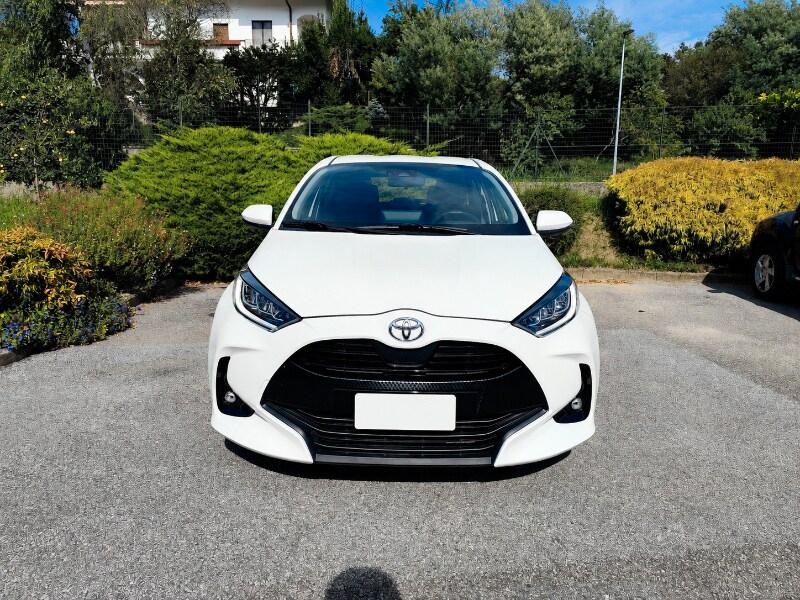 TOYOTA Yaris 4ª serie Yaris 1.0 5 porte Trend