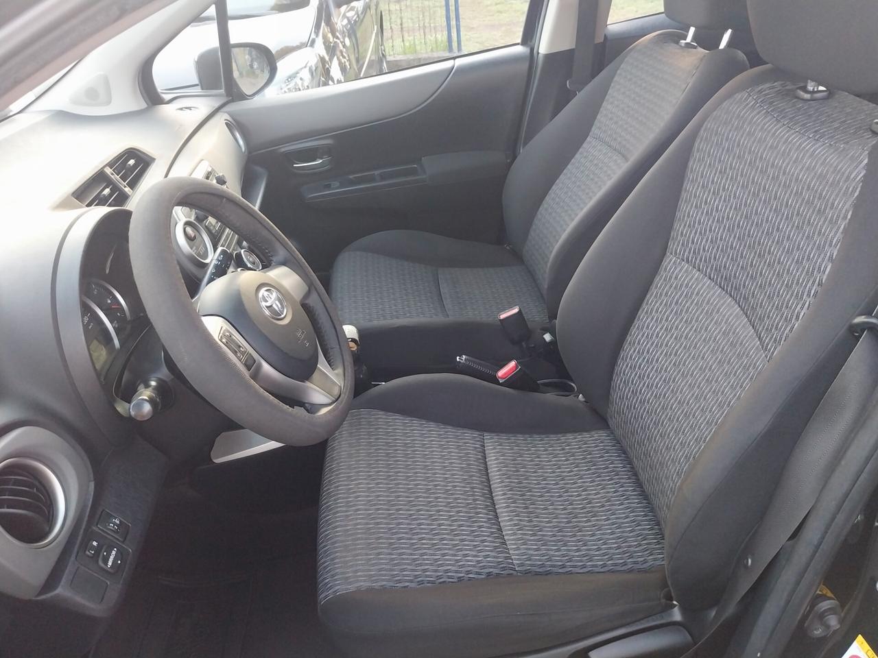 Toyota Yaris 1.0 5 porte Lounge