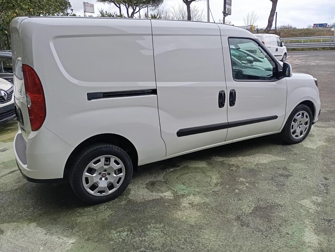 Fiat Doblo C. Maxi 1.6 Mjet 105CV Lounge 3 Posti