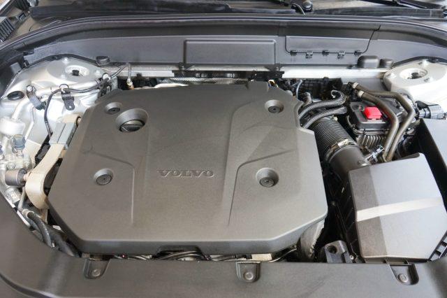 VOLVO XC60 B4 AWD Geartronic Inscription Ufficiale Certificat