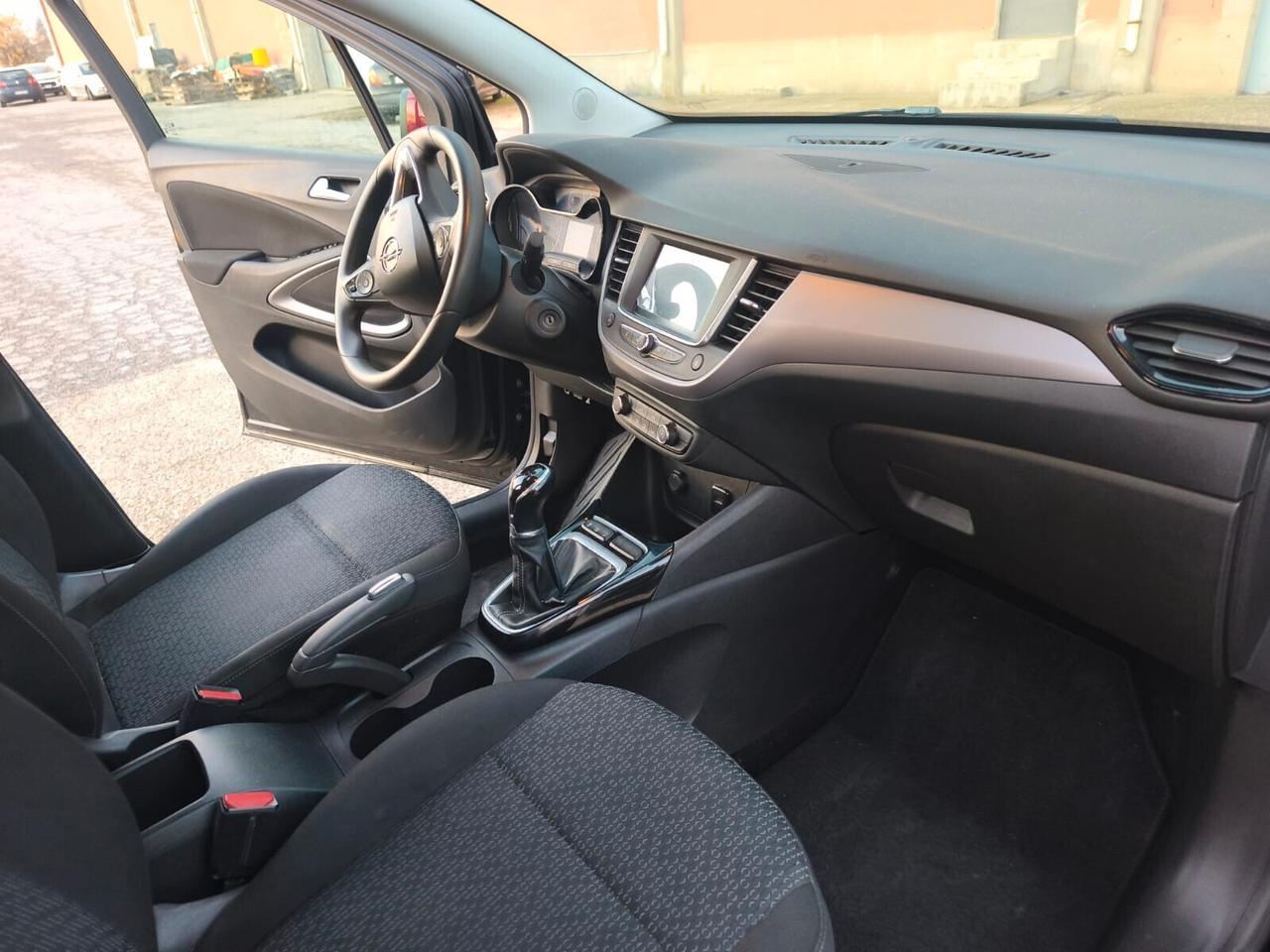 Opel Crossland X 2019---1.2 Benzina Neopatentati