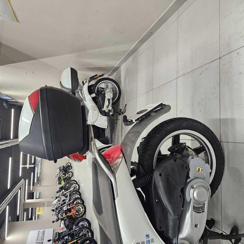 Aprilia Scarabeo 125 i.e. - 2011