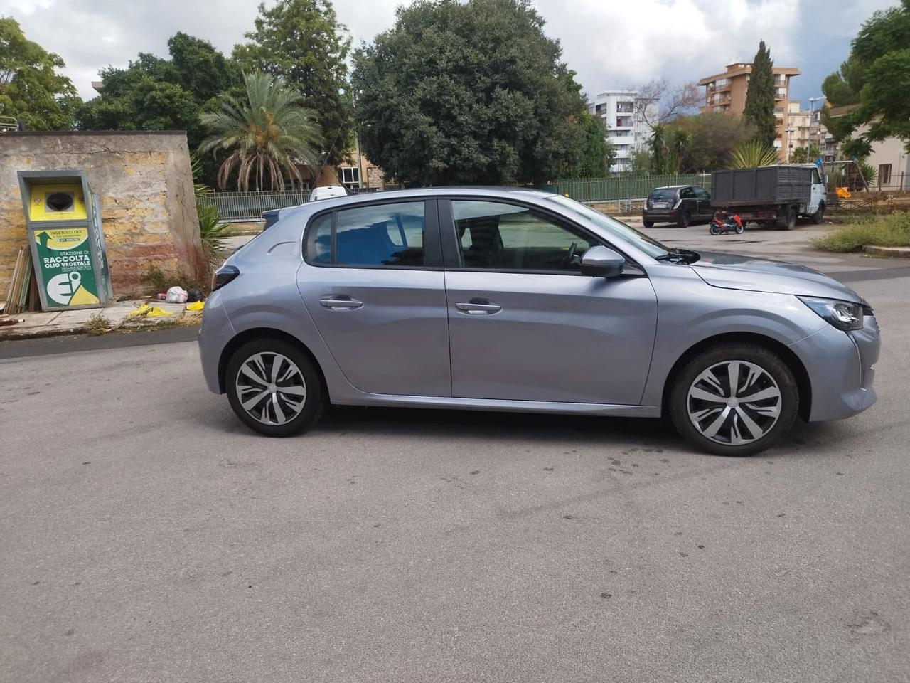 Peugeot 208 PureTech 75 Stop&Start 5 porte Like