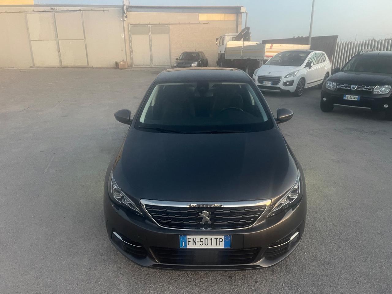 PEUGEOT 308 1.6 HDI 120CV BERLINA FULL LED MY18
