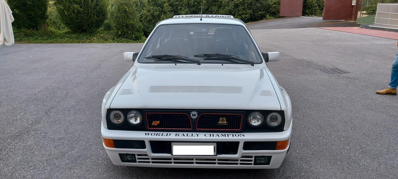 Lancia Delta 2.0i.e. turbo 16V HF integrale Allestimento Martini originale