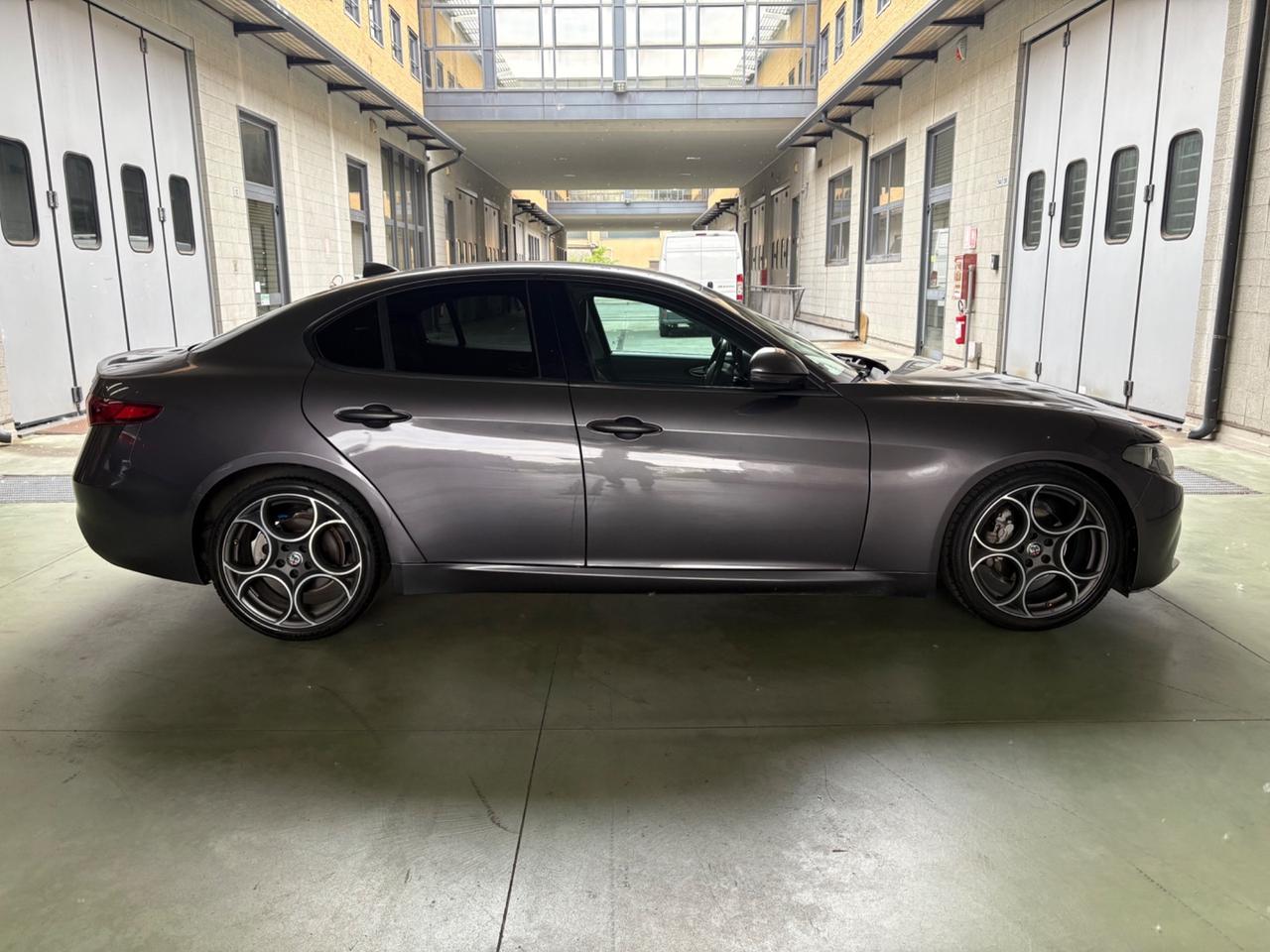 Alfa Romeo Giulia 2.2 Turbodiesel 136 CV AT8 Business