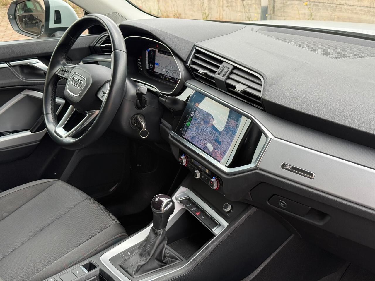 Audi Q3 35 TDI S tronic Business Advanced Matrix