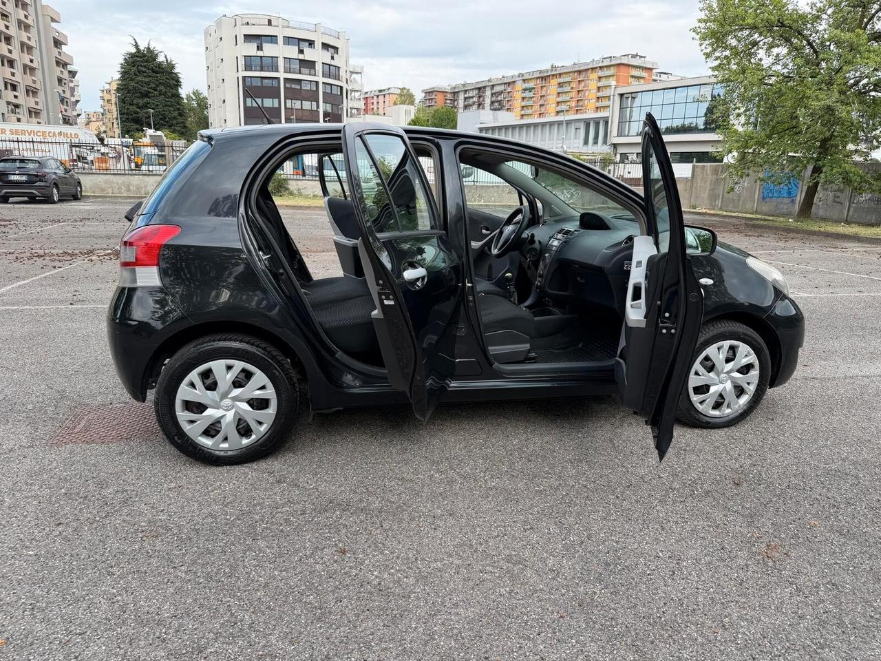 Toyota Yaris 1.3 5 porte Sol