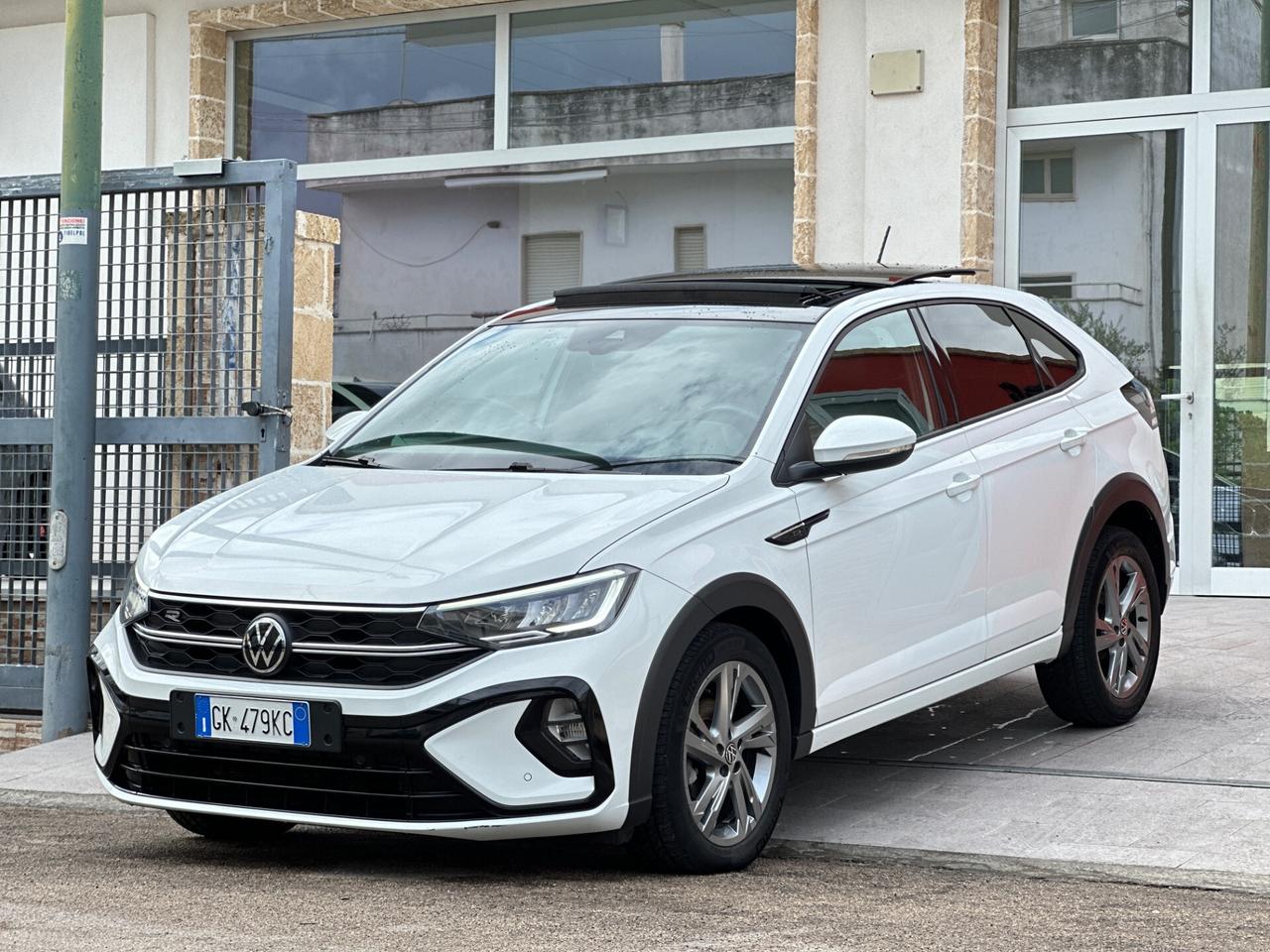 Volkswagen Taigo 1.0 TSI 110 CV R-Line- 10/2022 TETTO/LED