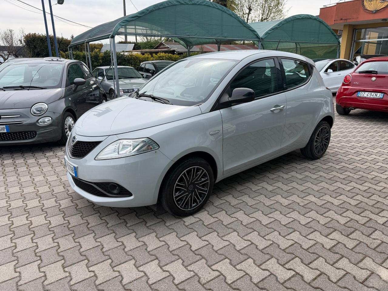 Lancia Ypsilon 1.0 FireFly 5 porte S&S Hybrid Ecochic Gold