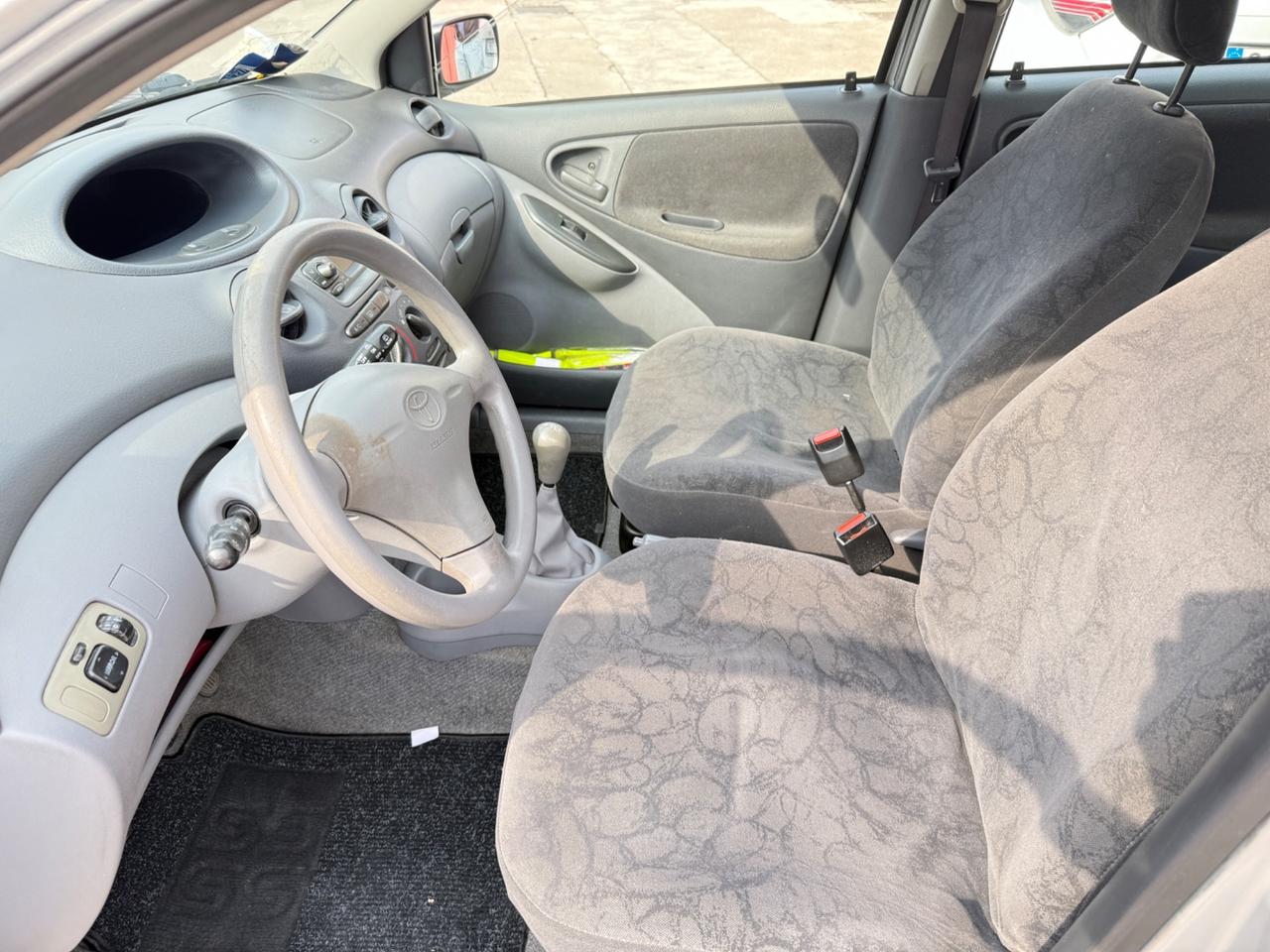 Toyota Yaris 1.0i 16V cat 5 porte '03
