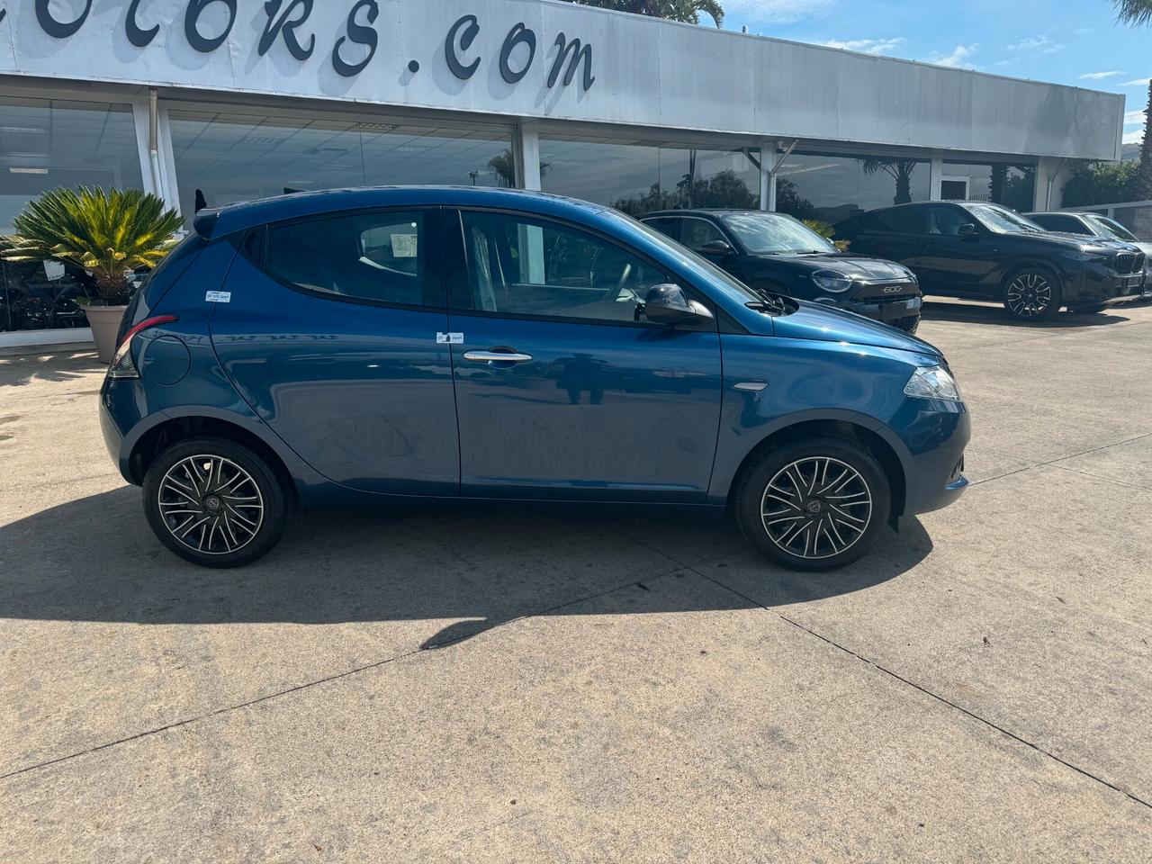 LANCIA Ypsilon silver km0 iva esposta